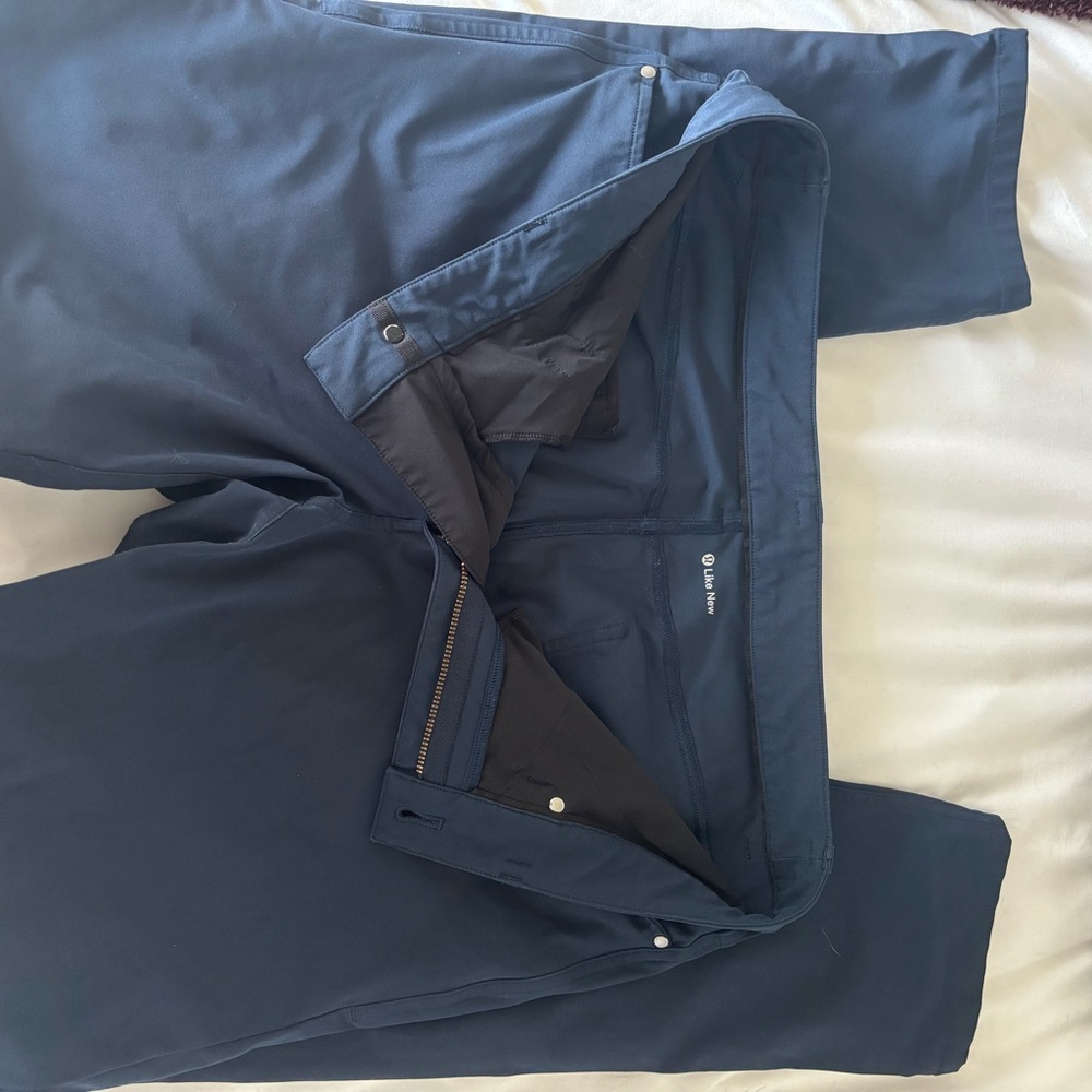 lululemon athletica like new Men's Dark Blue ABC 33x32